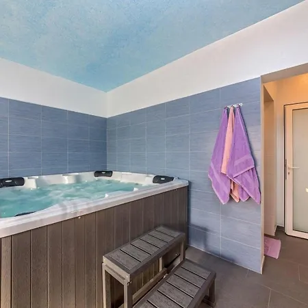 Villa Petra By Villsy