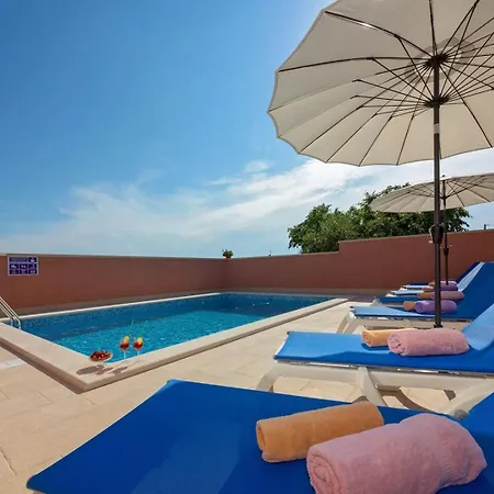 Villa Petra By Villsy